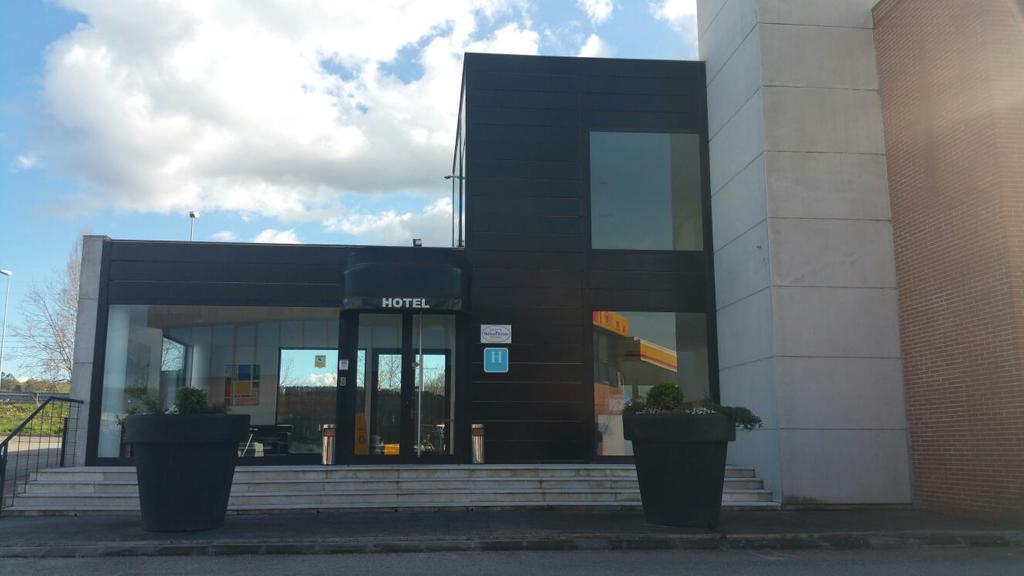 Puerta De Santillana Реосин Экстерьер фото